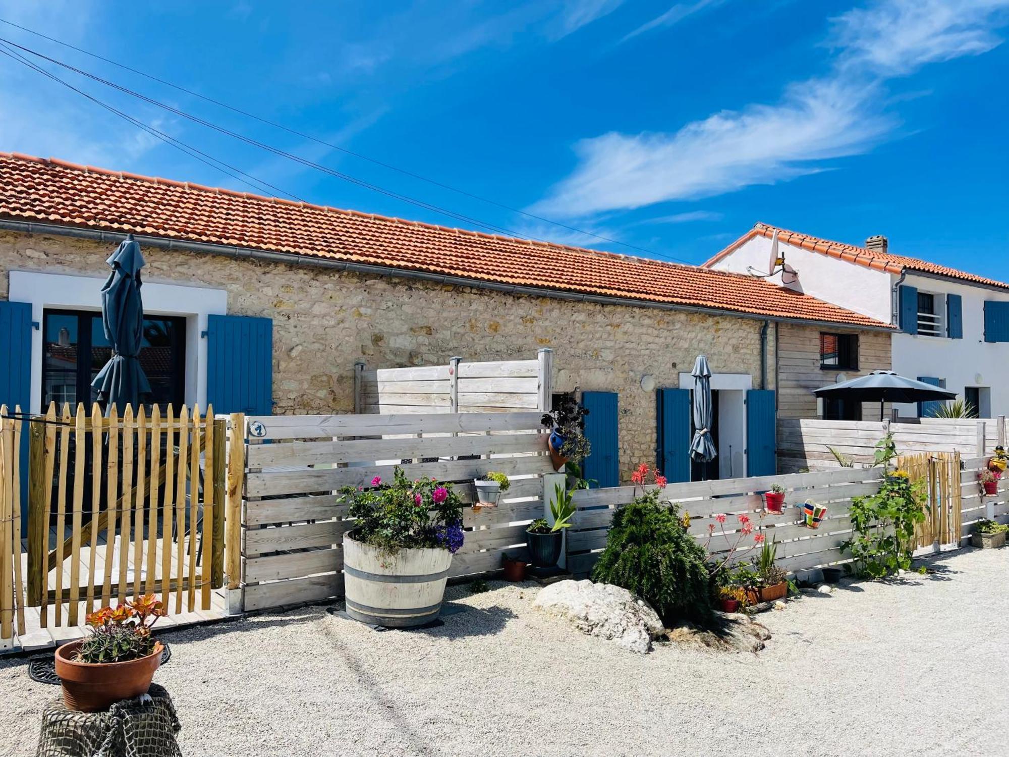 Clos Des Aigrettes -6 Gites De Charme Et Confort A 30M Du Port De La Cotiniere Exterior photo