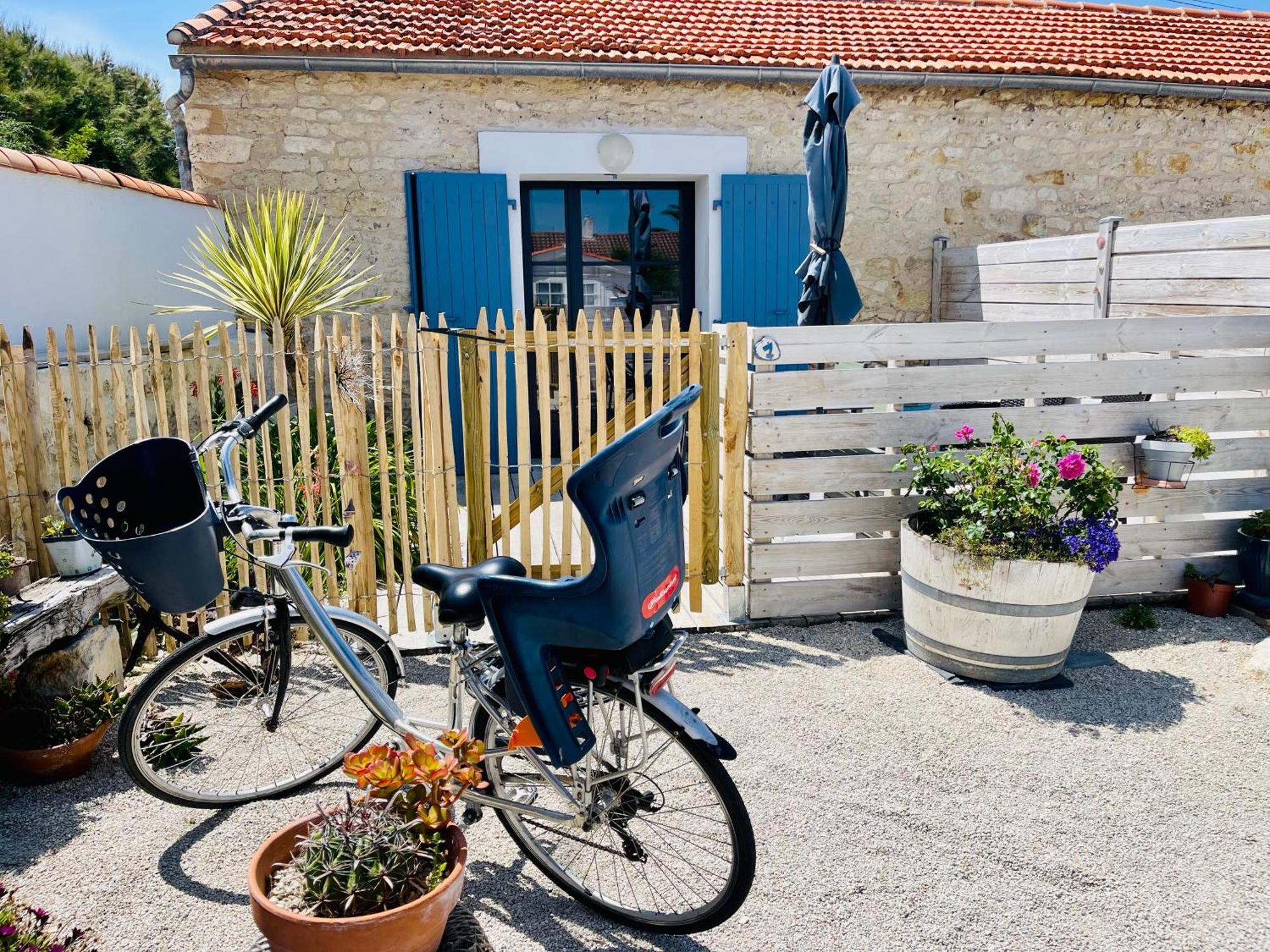 Clos Des Aigrettes -6 Gites De Charme Et Confort A 30M Du Port De La Cotiniere Exterior photo